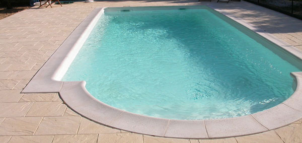 Création piscine béton à Laragne-Montéglin